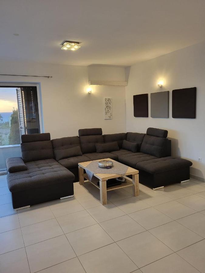 Malo Ferienvilla Privlaka, Pool, Boje, Wi-Fi, Wallbox Privlaka  Extérieur photo